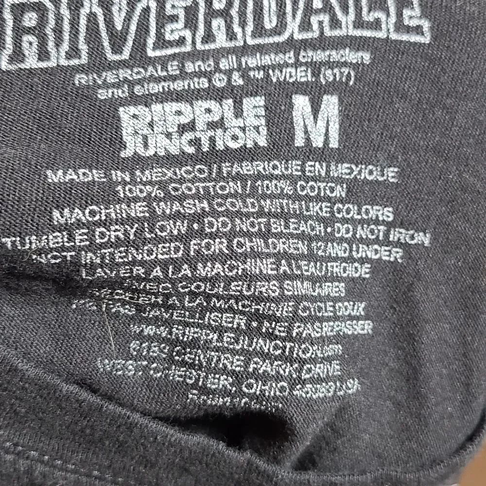 Riverdale tshirt - Picture 4 of 4